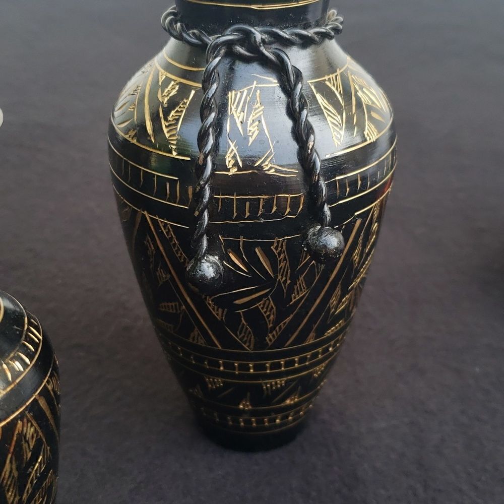 Set of 3 Vintage Painted Brass Urns Vases with Gold Etching - Made in India - Picture 7 of 9